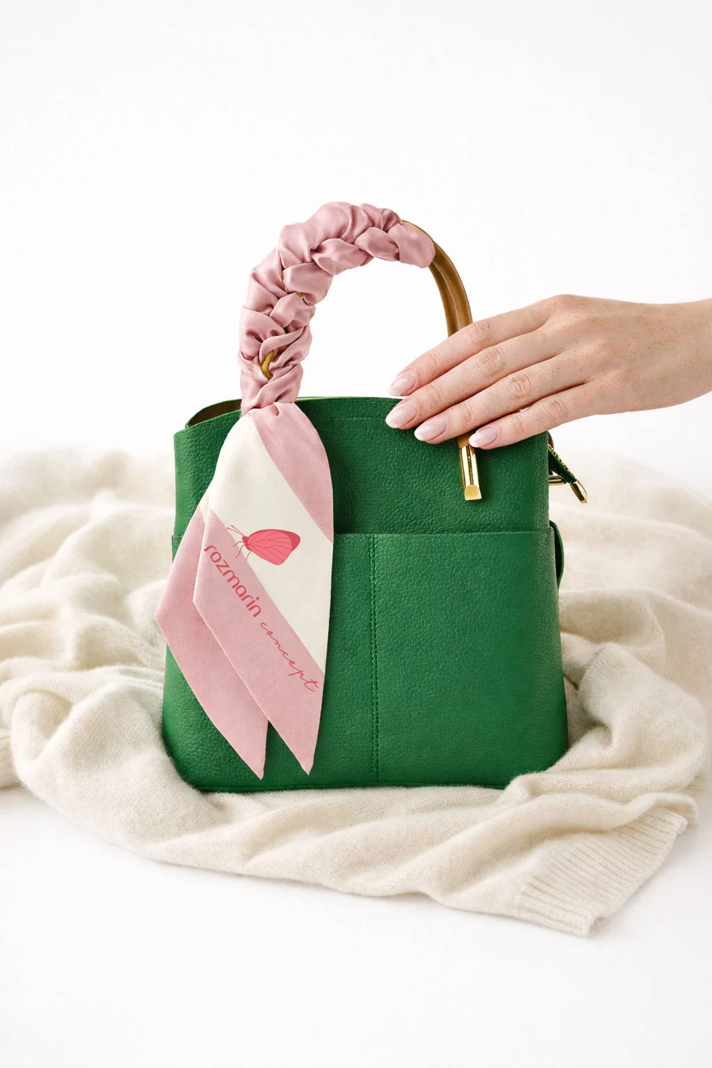 twilly pe manerul posetei